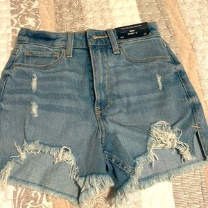 Hollister ultra high-rise MomShort